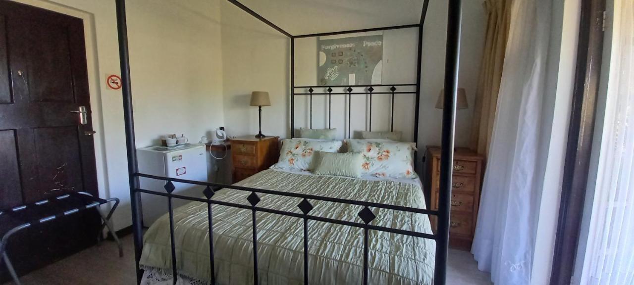 Beit Shalom Before Known As Best Little Guesthouse Oudtshoorn Exterior foto